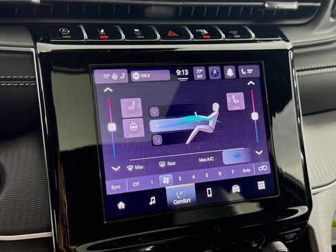 New 2025 Jeep Grand Cherokee Altitude image 37