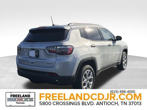 New 2026 Jeep Compass Latitude image 3