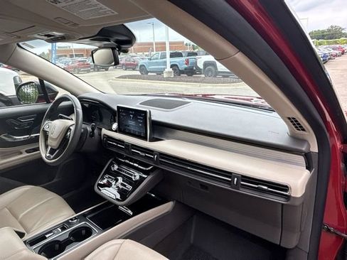 Used 2022 Lincoln Corsair AWD w/ Premium Package image 28