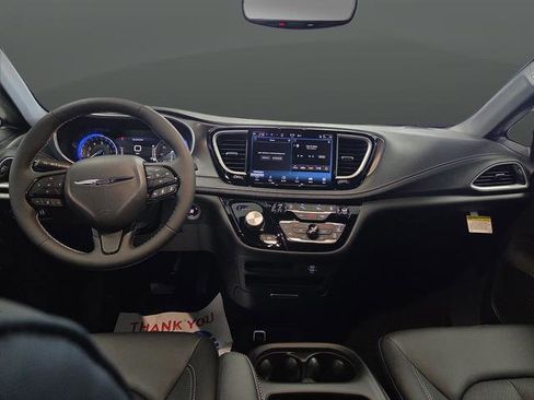 New 2026 Chrysler Pacifica Select w/ S Appearance Package image 5
