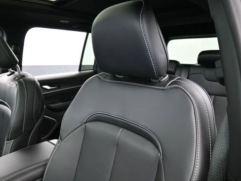 New 2026 Jeep Grand Cherokee Limited w/ Limited Altitude Package RWD image 17