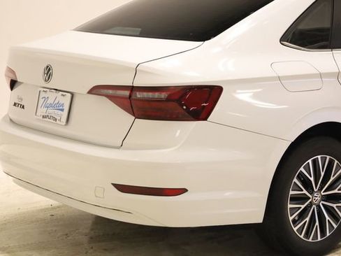 Used 2021 Volkswagen Jetta SE w/ SE Cold Weather Package image 5