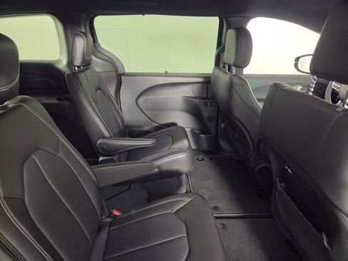 New 2026 Chrysler Pacifica Select FWD image 22