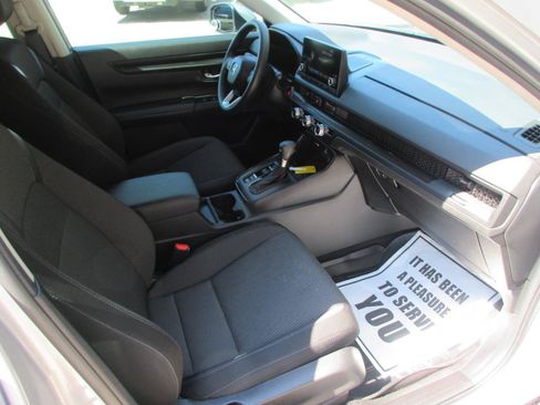 Used 2023 Honda CR-V LX image 15