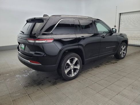 Used 2023 Jeep Grand Cherokee Limited w/ Luxury Tech Group II AWD/4WD image 10