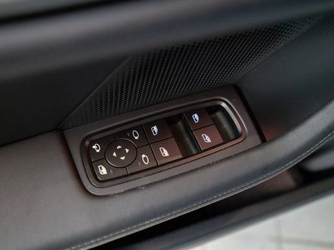 New 2025 Porsche Taycan image 22