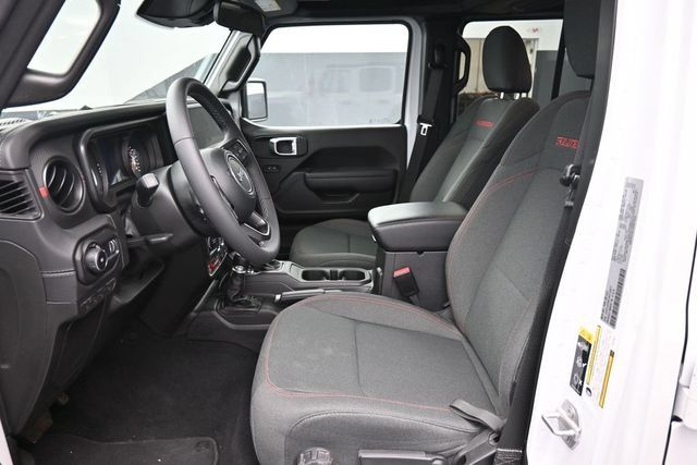 Used 2026 Jeep Wrangler Unlimited Rubicon AWD/4WD image 19