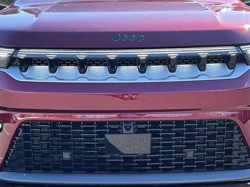 New 2026 Jeep Grand Wagoneer 4WD image 9