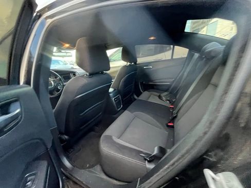 Used 2015 Dodge Charger SE w/ Popular Equipment Group image 7