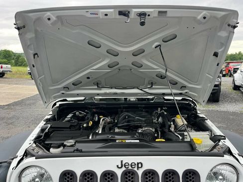 Used 2015 Jeep Wrangler Sport AWD/4WD image 38