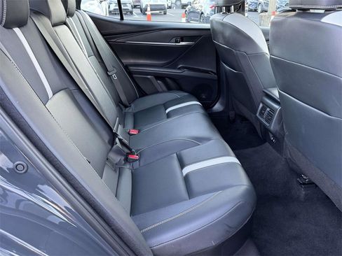 Used 2025 Toyota Camry SE image 15