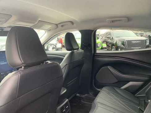 Used 2021 Ford Mustang Mach-E Select image 30