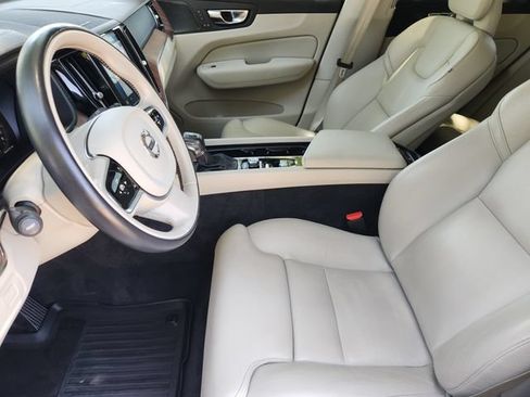 Used 2019 Volvo XC60 T5 Inscription w/ Protection Package Premier AWD/4WD image 13