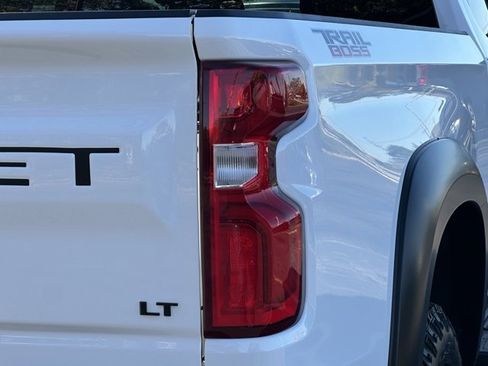 Used 2022 Chevrolet Silverado 1500 LT Trail Boss w/ Bed Protection Package image 18