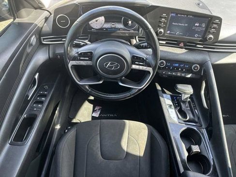 Used 2021 Hyundai Elantra SEL w/ Convenience Package FWD image 11