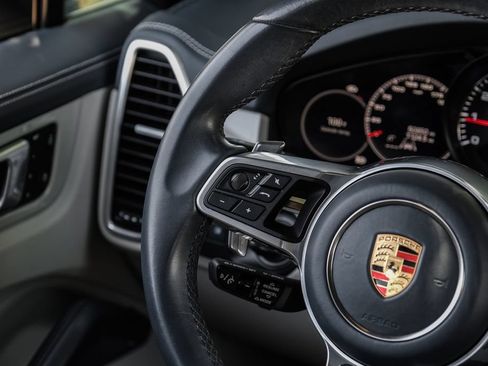 Used 2023 Porsche Cayenne S Platinum AWD/4WD image 27