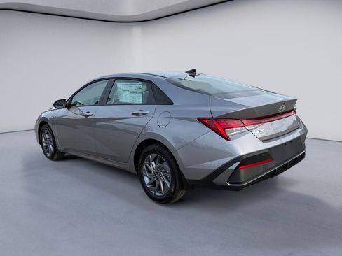 New 2026 Hyundai Elantra Blue image 3