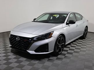 Used 2023 Nissan Altima 2.5 SR image 1
