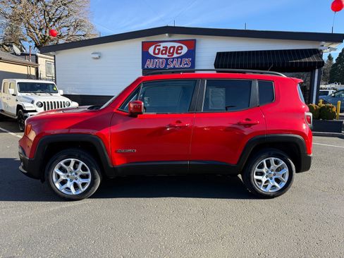 Used 2016 Jeep Renegade Latitude image 3