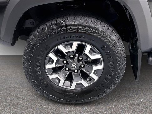 Certified 2023 Toyota Tacoma TRD Off-Road w/ Advanced Technology Package image 32