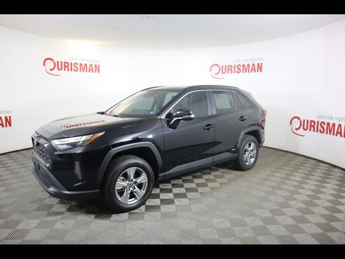 Used 2025 Toyota RAV4 XLE image 5