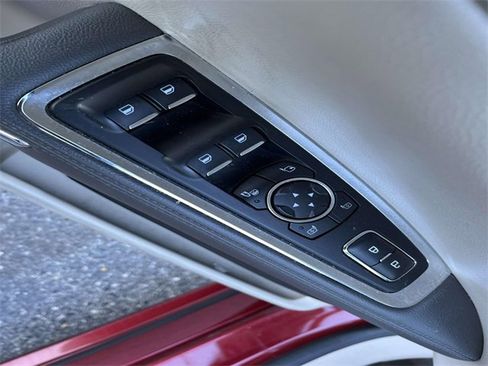 Used 2018 Lincoln Continental Reserve image 17