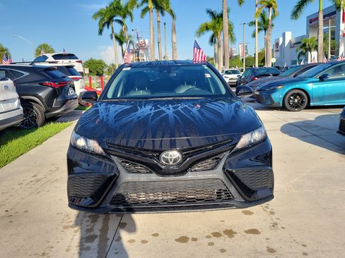 Used 2023 Toyota Camry SE FWD image 4
