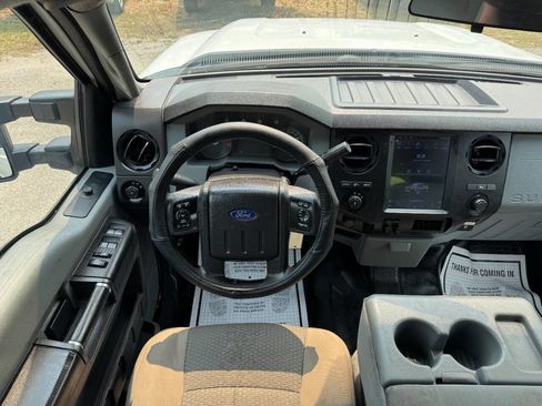 Used 2014 Ford F250 XL w/ Power Equipment Group image 15