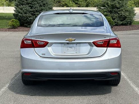 Used 2018 Chevrolet Malibu LT FWD image 4