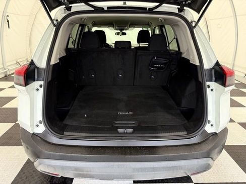 Used 2023 Nissan Rogue S image 4