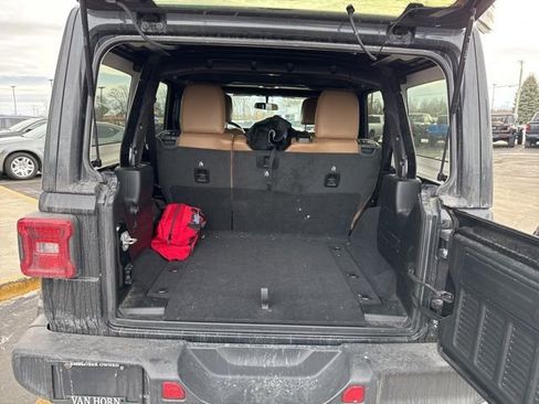 Used 2020 Jeep Wrangler Unlimited Sahara w/ LED Lighting Group image 8