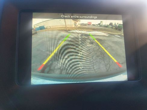 Used 2020 Jeep Cherokee Latitude Plus image 20