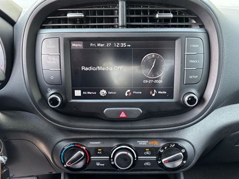 Used 2025 Kia Soul LX w/ LX Technology Package FWD image 20