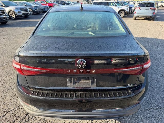 Used 2025 Volkswagen Jetta SE FWD image 5