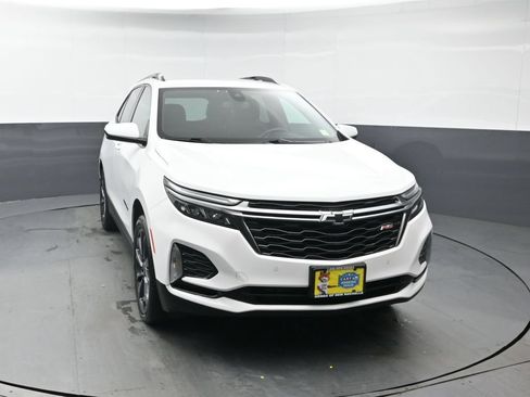 Used 2022 Chevrolet Equinox RS w/ LPO, Cargo Package AWD/4WD image 9