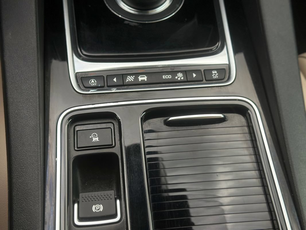 Used 2020 Jaguar F-PACE Premium AWD/4WD image 31