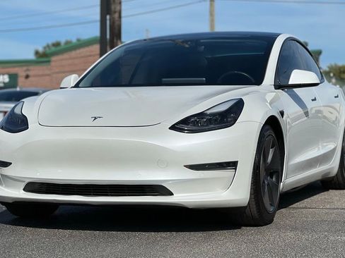 Used 2021 Tesla Model 3 Standard Range Plus image 13