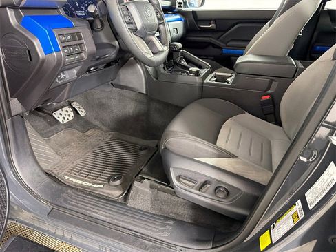 Used 2024 Toyota Tacoma TRD Sport w/ TRD Sport Upgrade Package image 10