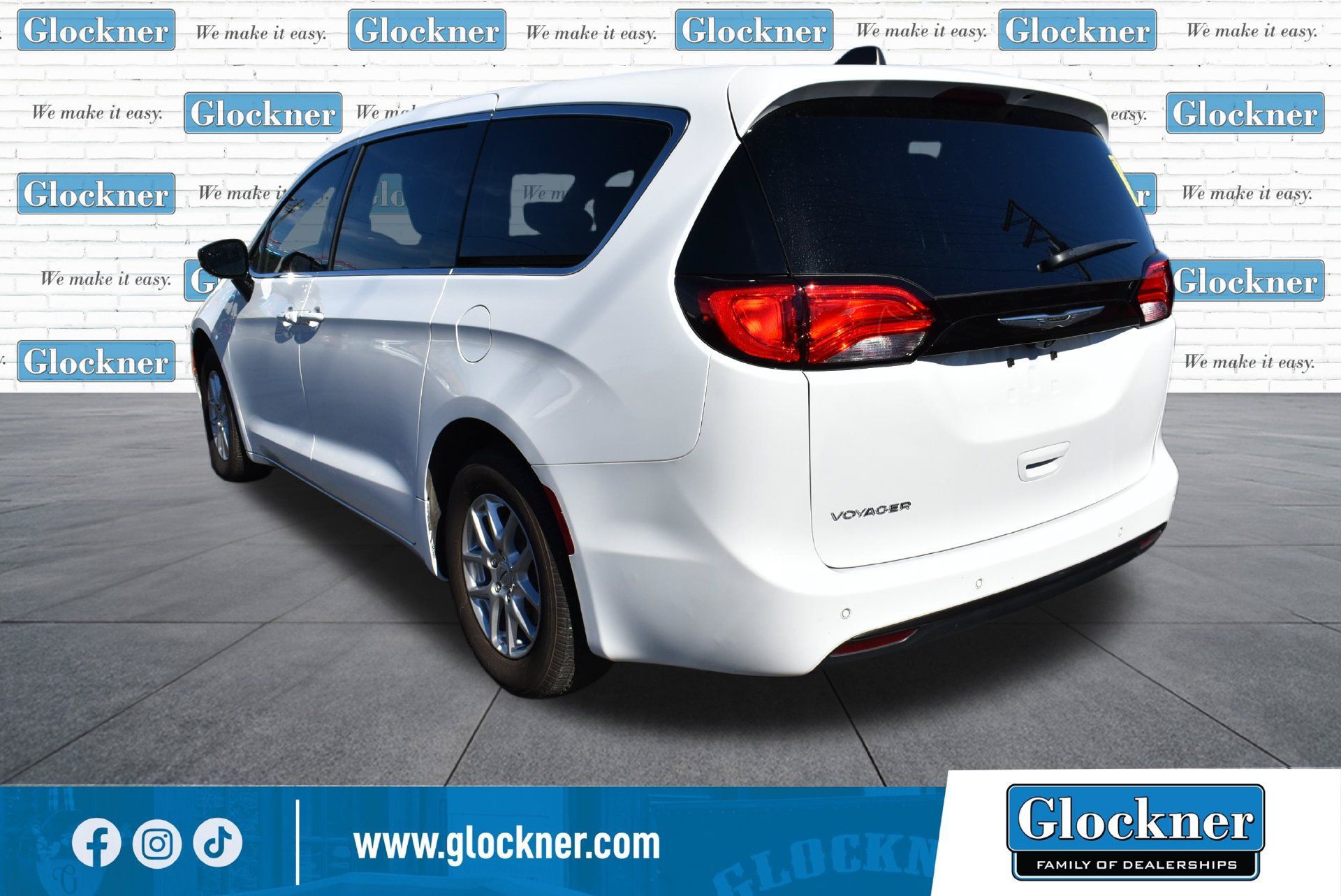 Used 2025 Chrysler Voyager LX FWD image 15