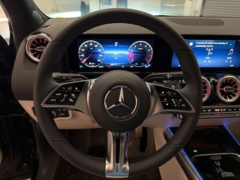 Certified 2026 Mercedes-Benz GLA 250 4MATIC image 11