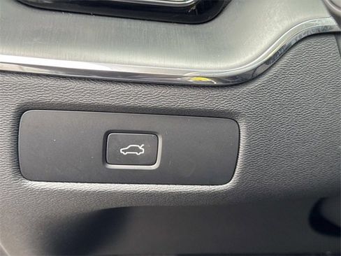 Used 2024 Volvo XC60 B5 Core image 26