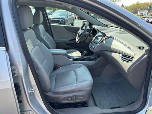 Used 2017 Chevrolet Malibu Premier w/ Premier Sun and Wheel Package FWD image 16