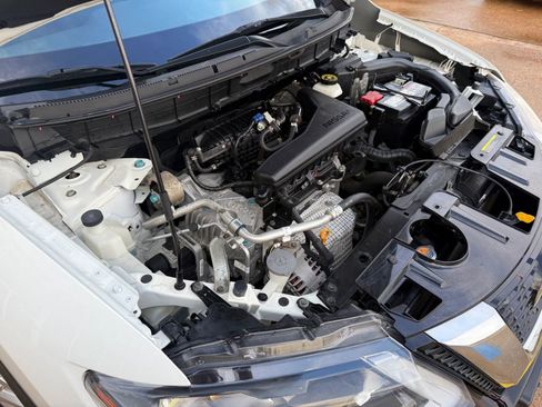 Used 2019 Nissan Rogue SV image 50