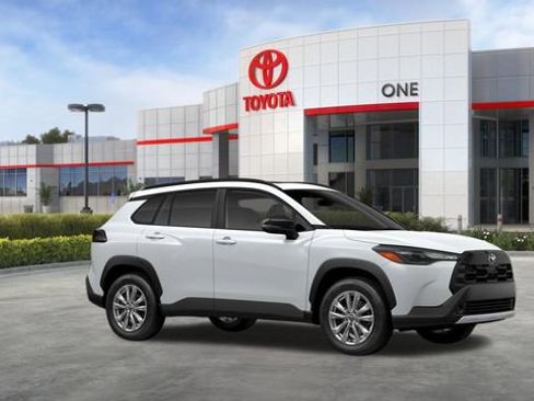 New 2026 Toyota Corolla Cross LE w/ Moonroof Package image 15