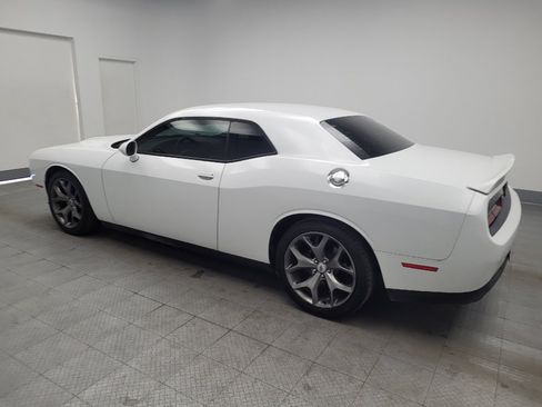 Used 2017 Dodge Challenger SXT RWD image 3