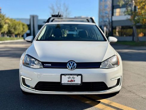 Used 2016 Volkswagen e-Golf SE w/ DC Fast Charging Package image 6