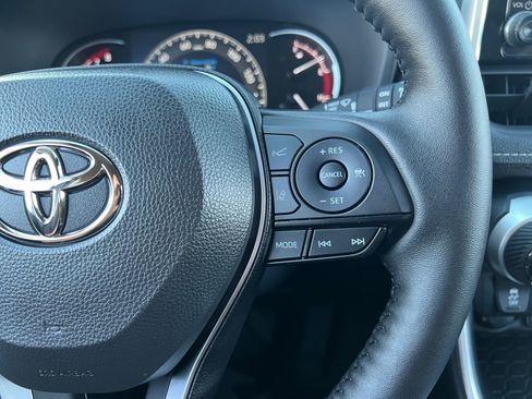 Certified 2025 Toyota RAV4 XLE w/ Convenience Package AWD/4WD image 18