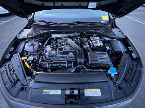 Used 2025 Volkswagen Jetta SE image 32