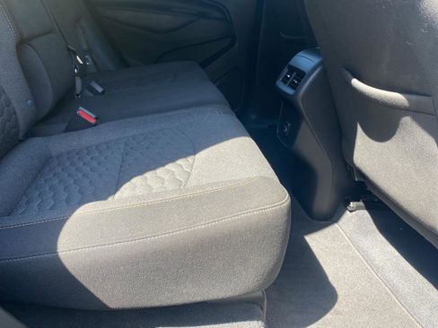 Used 2021 Chevrolet Equinox LT image 18