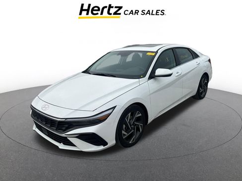 Used 2025 Hyundai Elantra SEL image 3